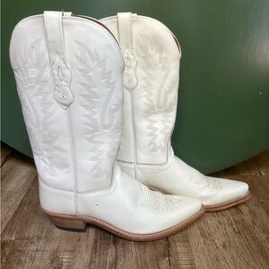 Old West White Heeled Boots